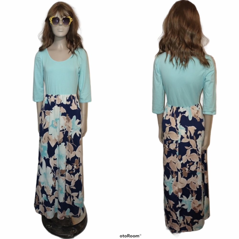 4/$20 • DUNEA • Blue Floral Maxi Dress
